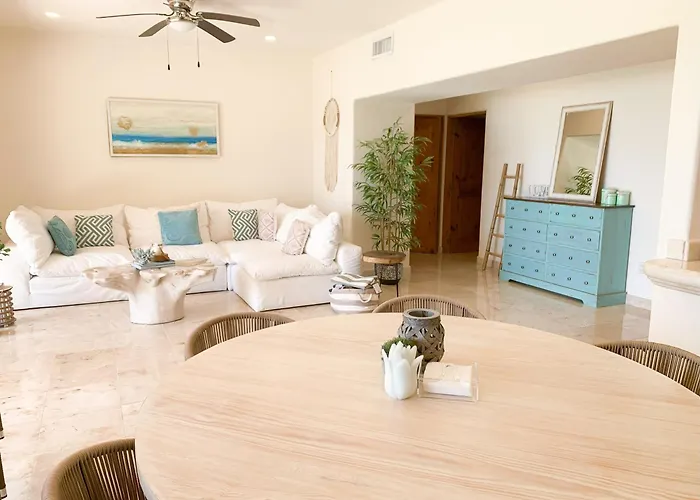 Beachfront Breathtaking Views *